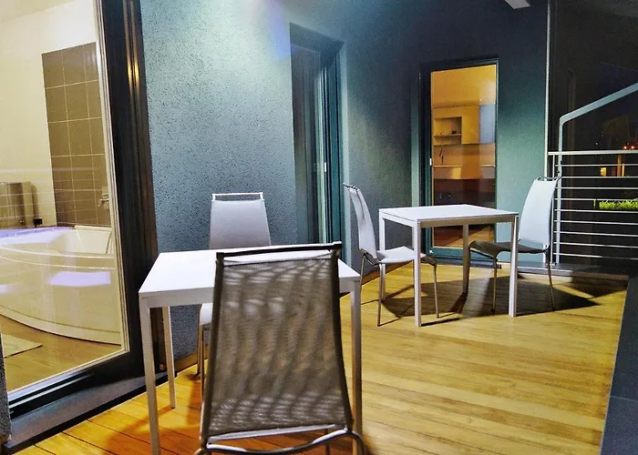 Wooden House Bed & Breakfast 4*
