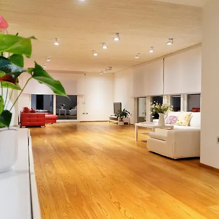 Wooden House Bed and Breakfast 4*