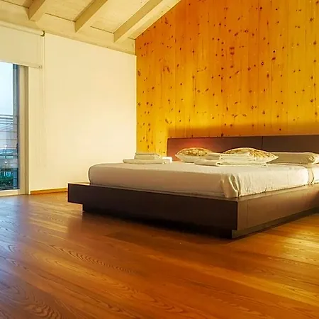 Nocleg ze śniadaniem Wooden House 4*